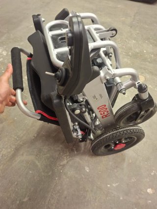 Silla de ruedas eléctrica plegable R500 Ayudas Din