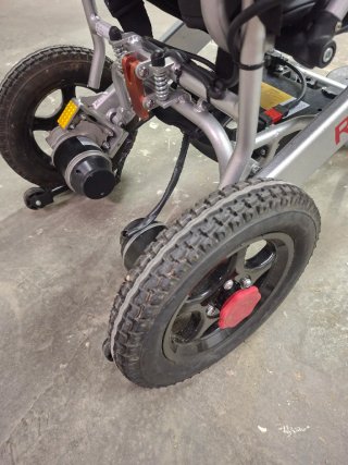 Silla de ruedas eléctrica plegable R500 Ayudas Din