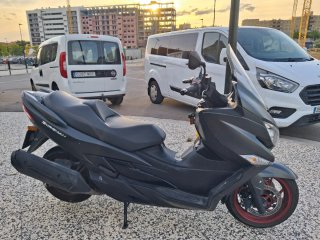Suzuki Burgman 400 Negra