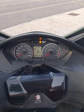 Suzuki Burgman 400 Negra