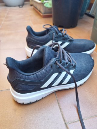 Zapatillas Adidas Hombre Negras y Blancas