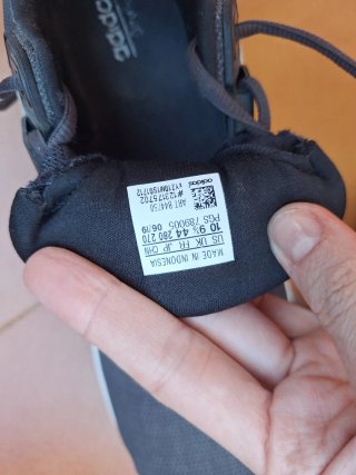 Zapatillas Adidas Hombre Negras y Blancas