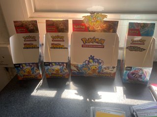 Cajas Pokémon Chispas Fulgurantes Abiertas