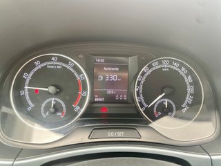 SKODA FABIA 95CV con Pantalla + Cámara + Sensores
