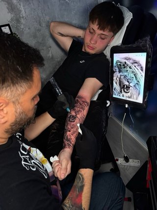 Tatuador Experto en Realismo y Retratos