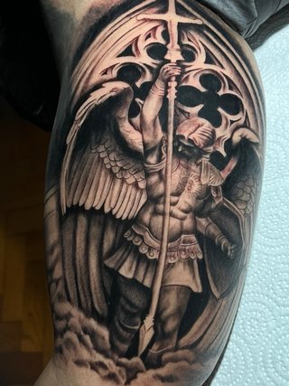 Tatuador Experto en Realismo y Retratos