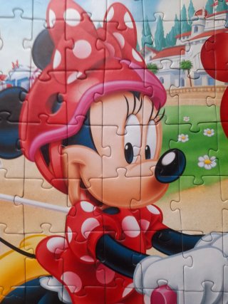 Puzzle Trefl Minnie Mouse y Daisy 200 piezas