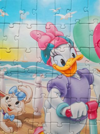 Puzzle Trefl Minnie Mouse y Daisy 200 piezas