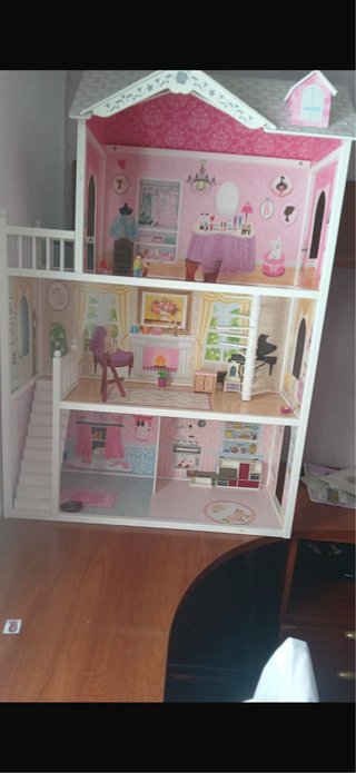 Casita de muñecas rosa