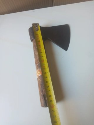 Hacha pequeña de madera
