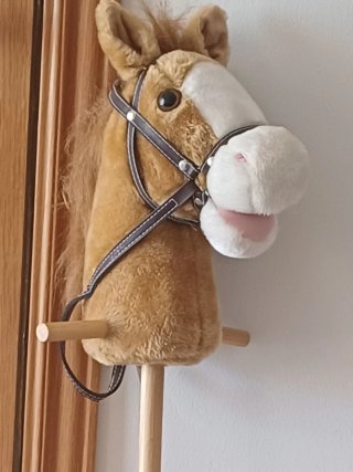 Caballito de madera para bebé