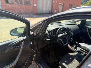 Opel Astra 2011