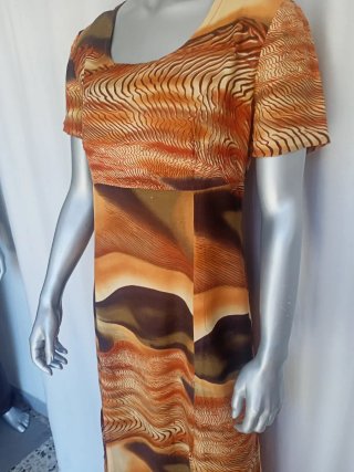 Vestido estampado marrón y naranja