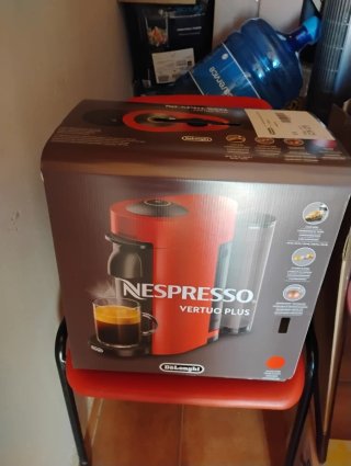 Cafetera Nespresso Vertuo Plus Nueva