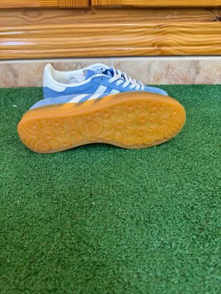 Zapatilla Adidas Gazelle Azul/Beige