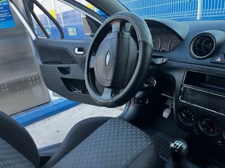 Ford Fiesta 2004