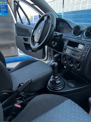Ford Fiesta 2004