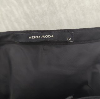 Vestido negro sin tirantes