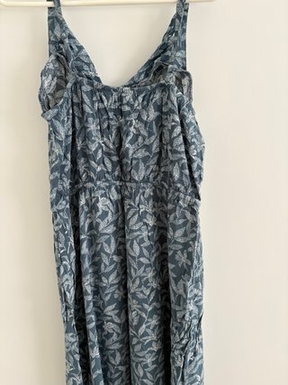 Vestido de verano con tirantes