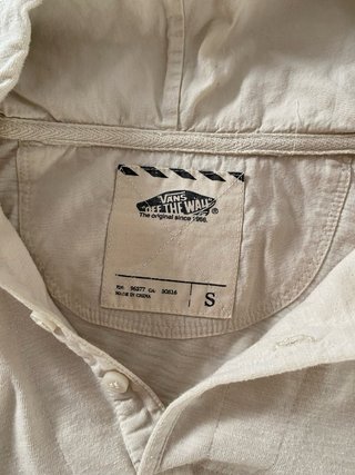 Camiseta Vans con capucha y bolsillo