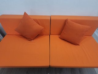 Cojines espuma naranja (4 ud.), para formar sofá.