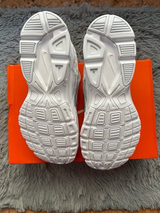 Nike Initiator