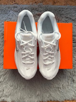 Nike Initiator