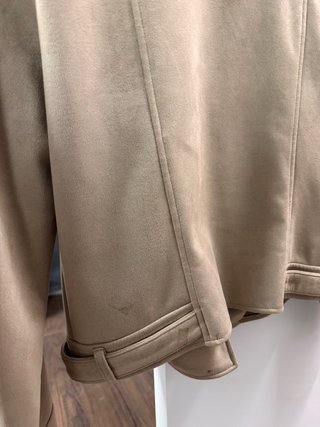 Cazadora antelina beige Vero Moda