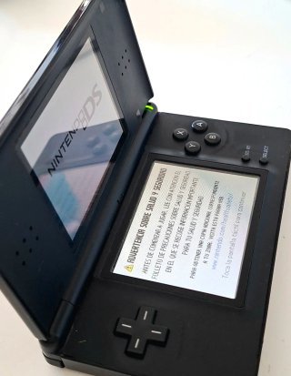 Nintendo DS Lite Negra Completa + 2 Juegos