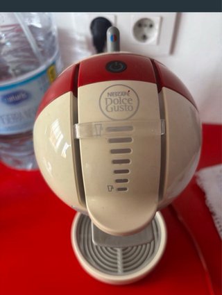 Cafetera Dolce Gusto Roja