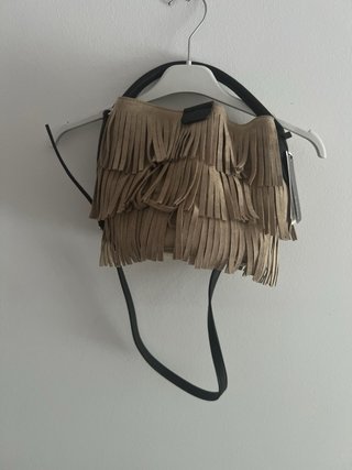 Bolso Parfois flecos beige y negro