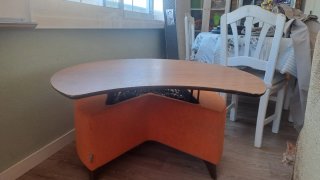 Mesa baja FAMA madera y tela naranja