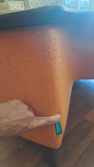 Mesa baja FAMA madera y tela naranja
