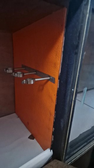 Mueble bar vintage madera y cristal