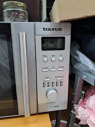 Microondas Taurus Plateado