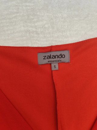 Vestido rojo festivo