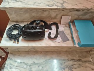 HTC Vive Estaciones Base 1.0 y HTC Vive Headset