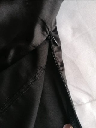 Camisa negra satinada manga corta