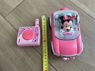 Coche teledirigido Minnie Mouse rosa