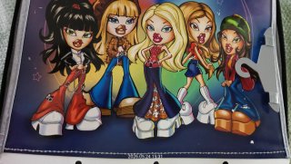 Maletín Bratz con 4 muñecas