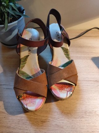 Sandali con zeppa da donna