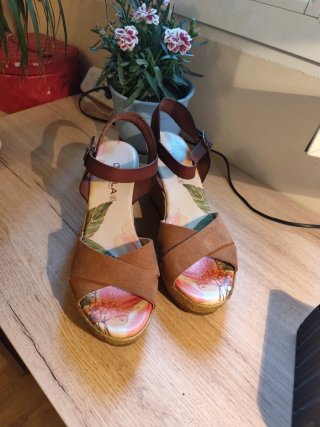 Sandali con zeppa da donna