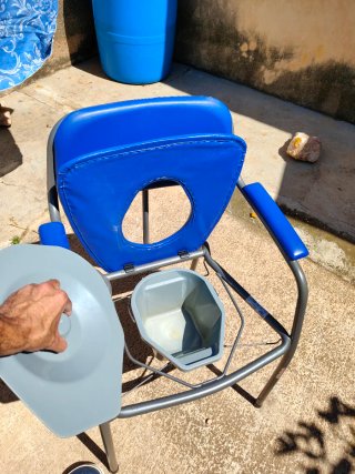 Silla WC azul y gris