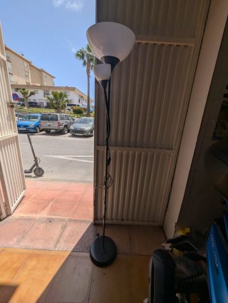 Lámpara de pie moderna