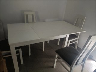 Mesa comedor extensible y 4 sillas