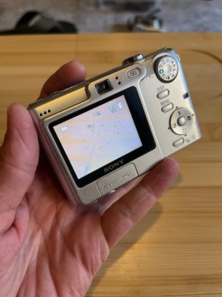 Sony Cyber-shot DSC-W35 7.2MP Pack Completo
