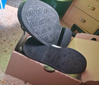 Botas Guess Negras Tachuelas Hebillas