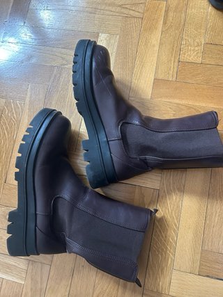 Botas de agua marrones