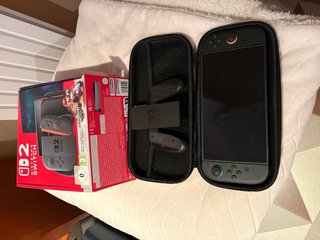 Nintendo Switch + Mario Kart 8 Deluxe