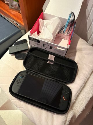 Nintendo Switch + Mario Kart 8 Deluxe